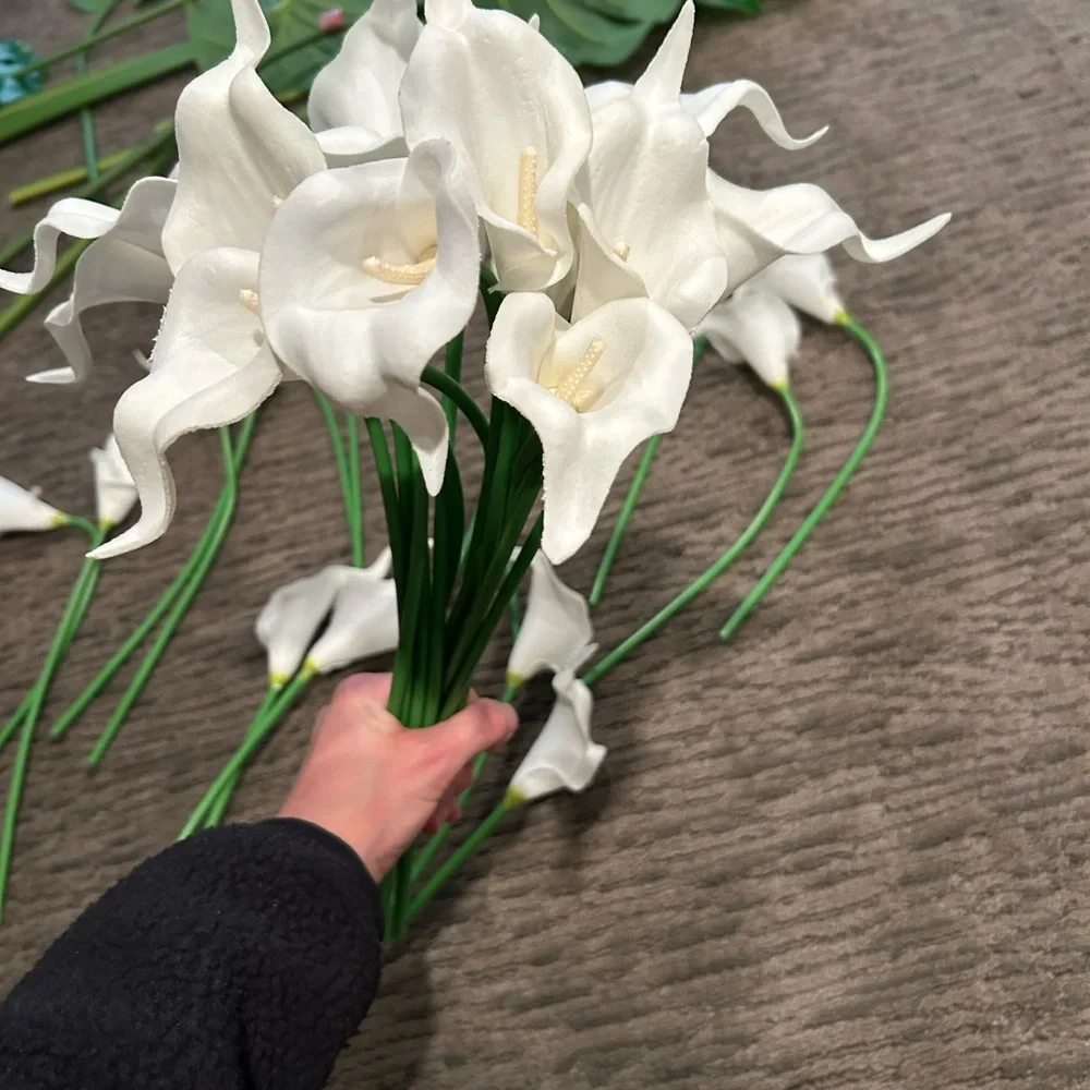 Chic White Calla Lily Faux Floral Arrangement - Picture 2 of 9